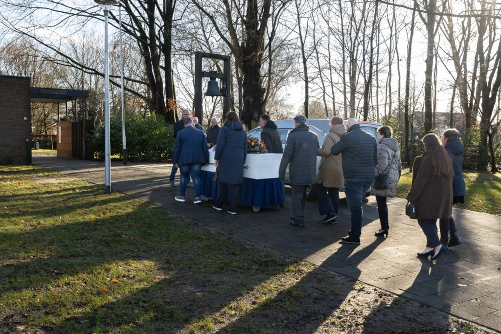 Rouwverzorging-uitvaartbegeleiding